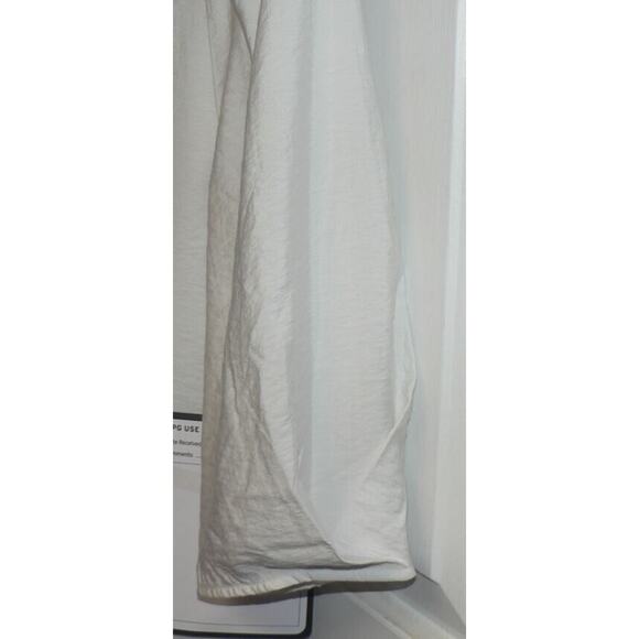 Nordstrom Women's Short Sleeve Pleated Crinkle Top in White Small MSRP $69 - Picture 2 of 4